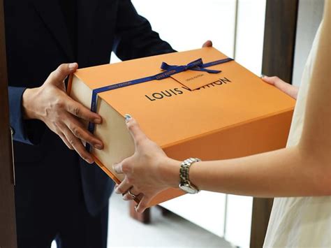 louis vuitton delivery service.